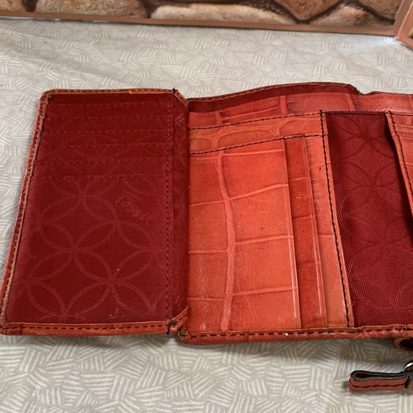 FOSSIL CROCODILE ORANGE-RED (5") Leather  Tri-Fold Wallet - Picture 10 of 16